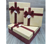 КОРОБКИ НАБОР 3В1 КВАДРАТ С БАНТИКОМ БЕЖ/БОРДО 28*28*10 АРТ